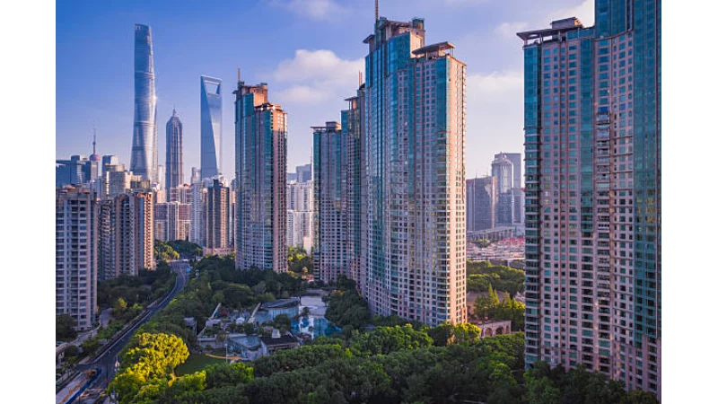 Luxury Hospitality and High-End Real Estate Investment in Italy